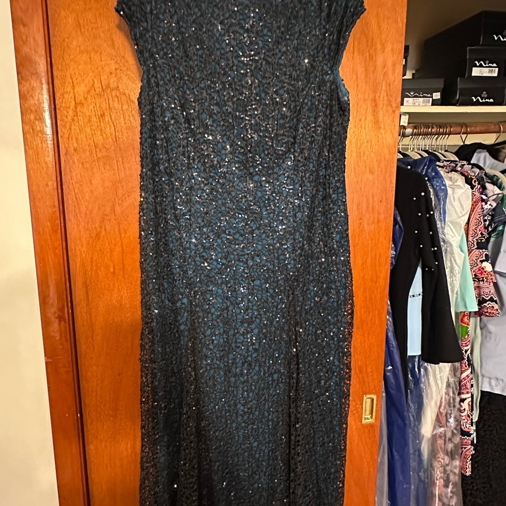 Elegant Beaded Black Evening Dress - Sleeveless Formal Gown